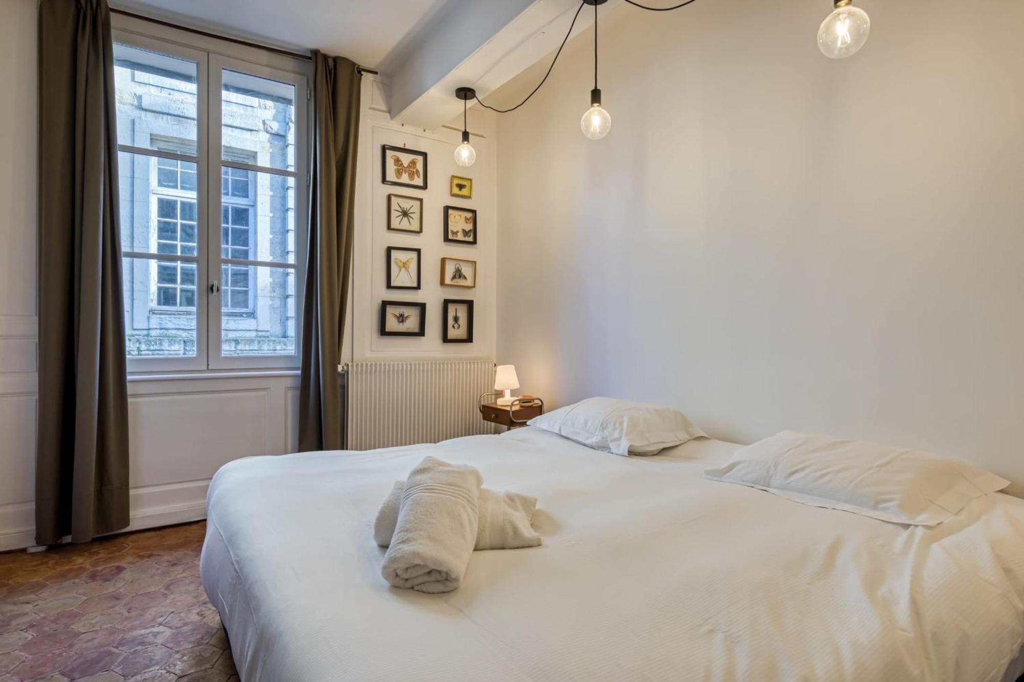 Gerard, Appartement Central Avec Parking Prive Ruan Exterior foto