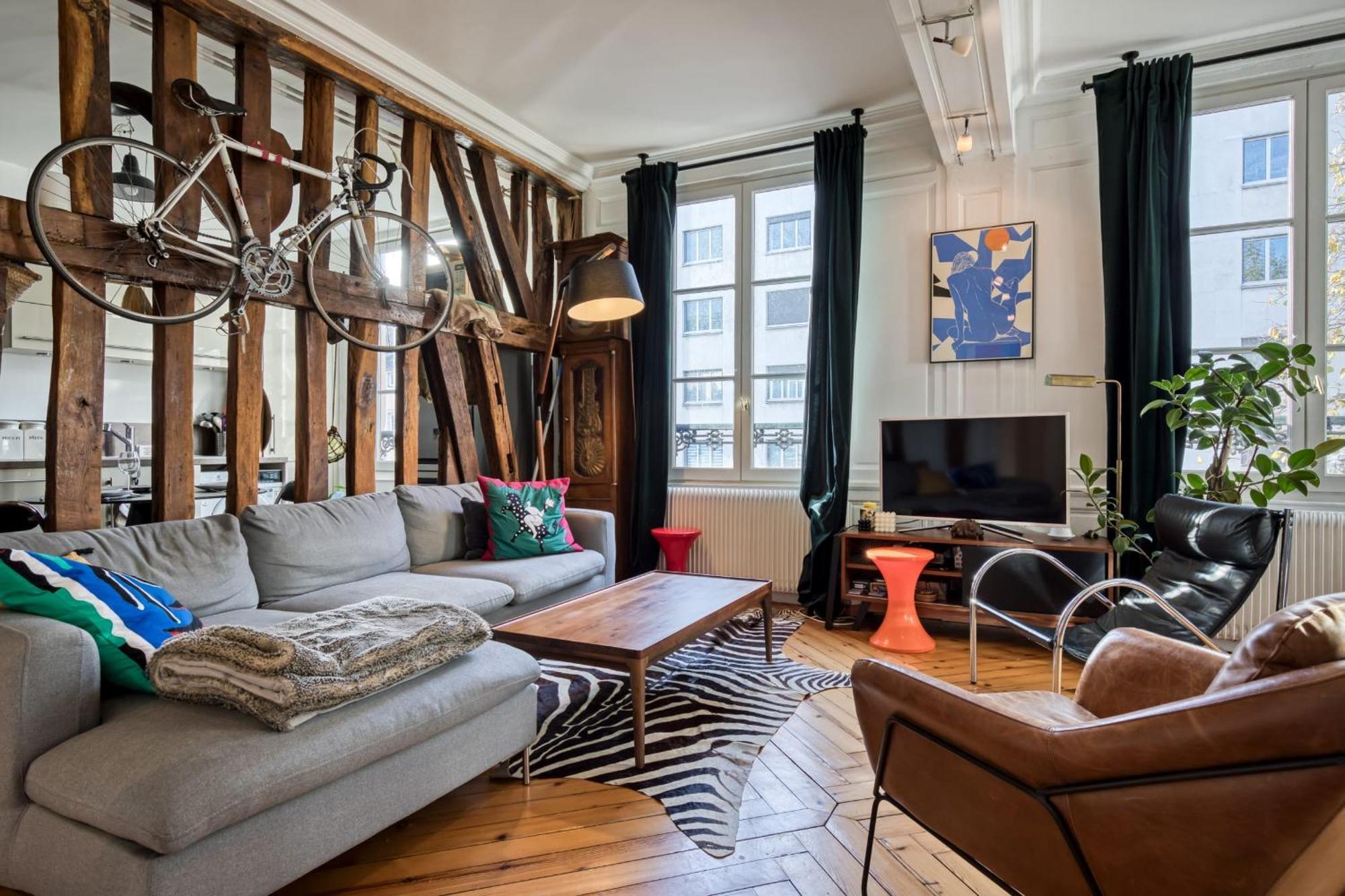 Gerard, Appartement Central Avec Parking Prive Ruan Exterior foto